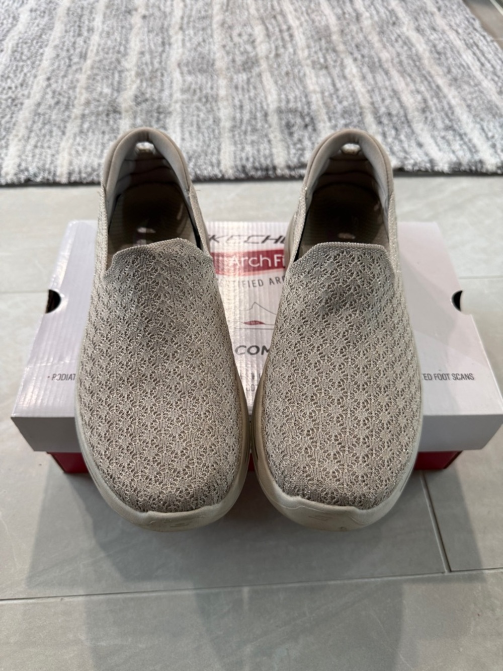 SKETCHERS GO WALK Arch Fit Slip-On Comfort Shoes Taupe Sz 9